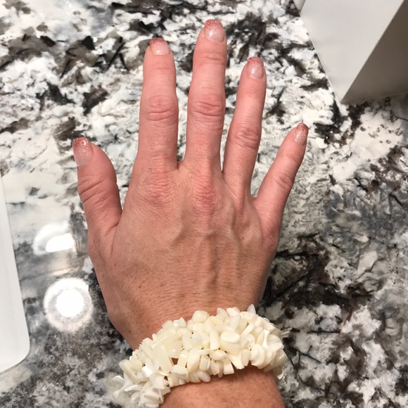 Shell bracelet - Picture 2 of 2